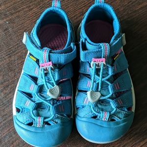Girls' KEEN sandals size 13